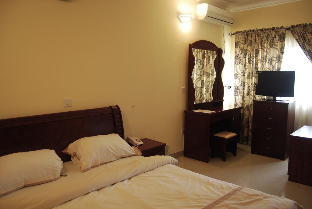 The Habitat Suites International Lagos Kültér fotó