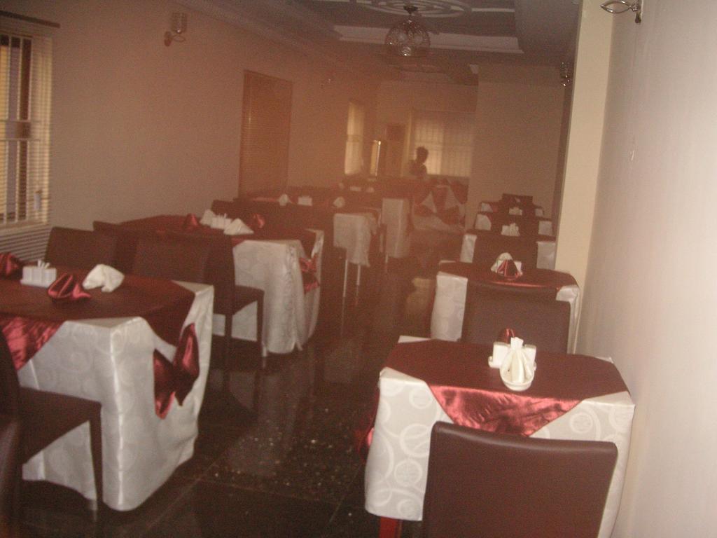 The Habitat Suites International Lagos Kültér fotó