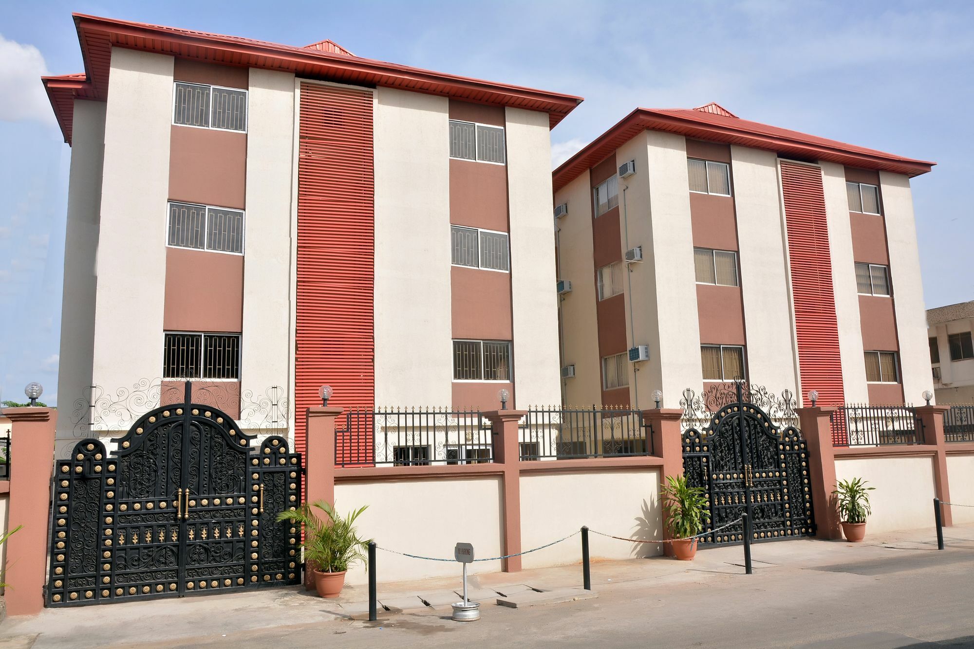 The Habitat Suites International Lagos Kültér fotó