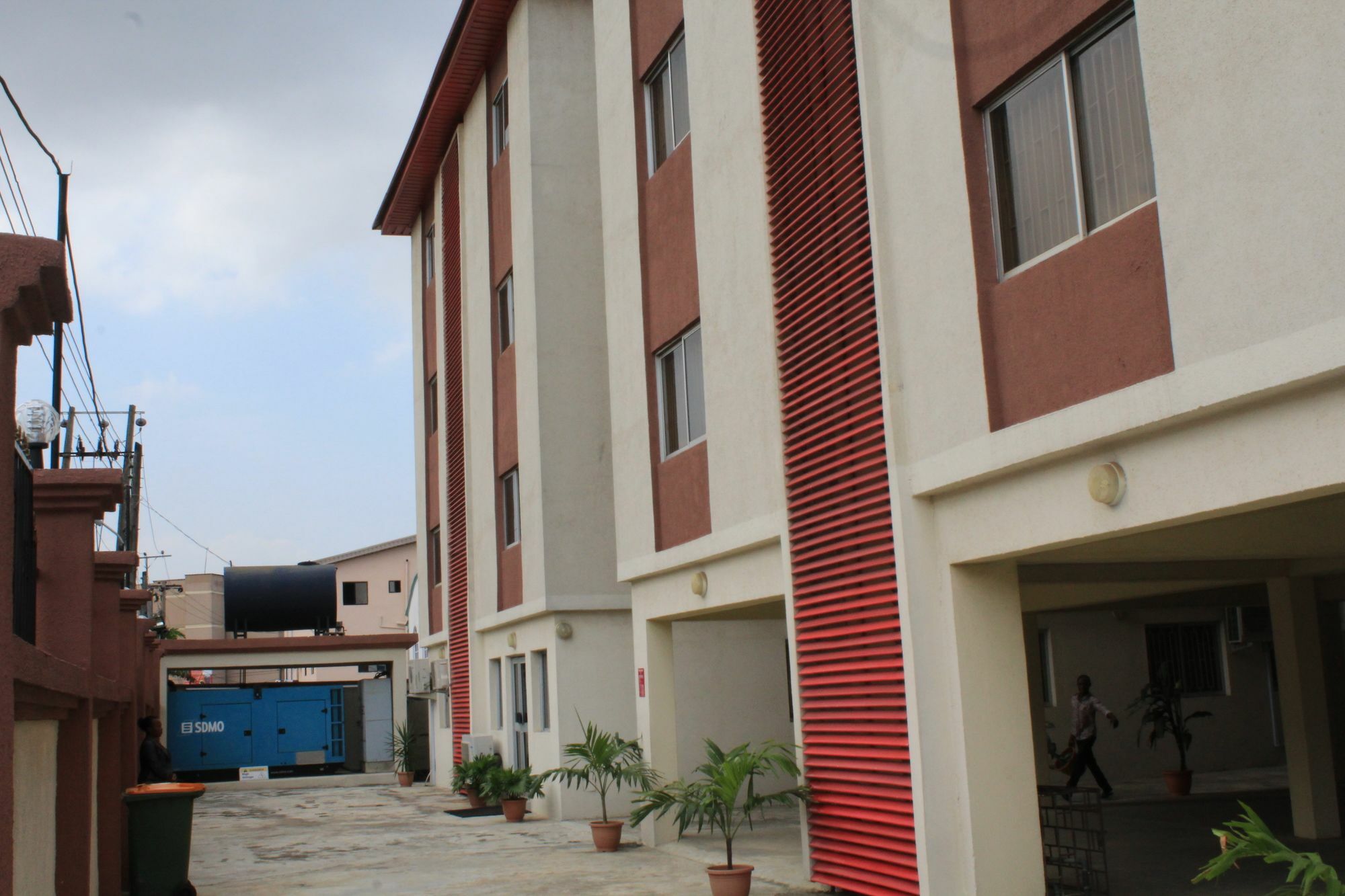 The Habitat Suites International Lagos Kültér fotó