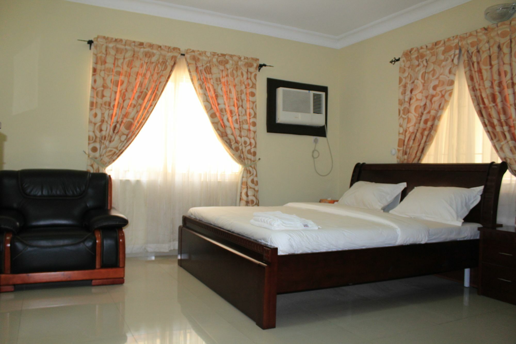 The Habitat Suites International Lagos Kültér fotó