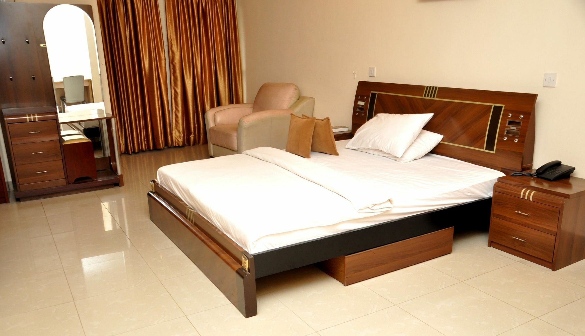 The Habitat Suites International Lagos Kültér fotó