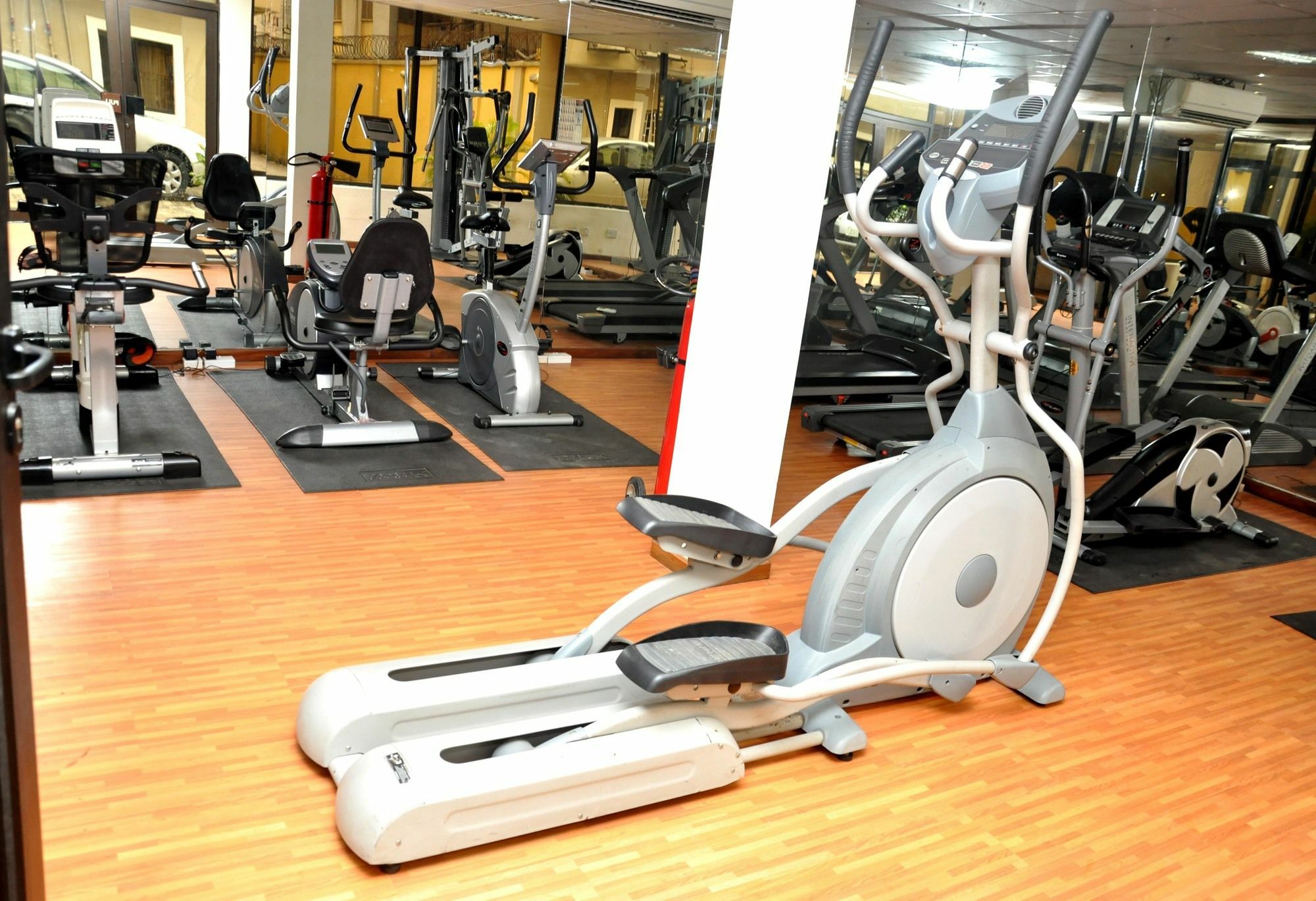 The Habitat Suites International Lagos Kültér fotó