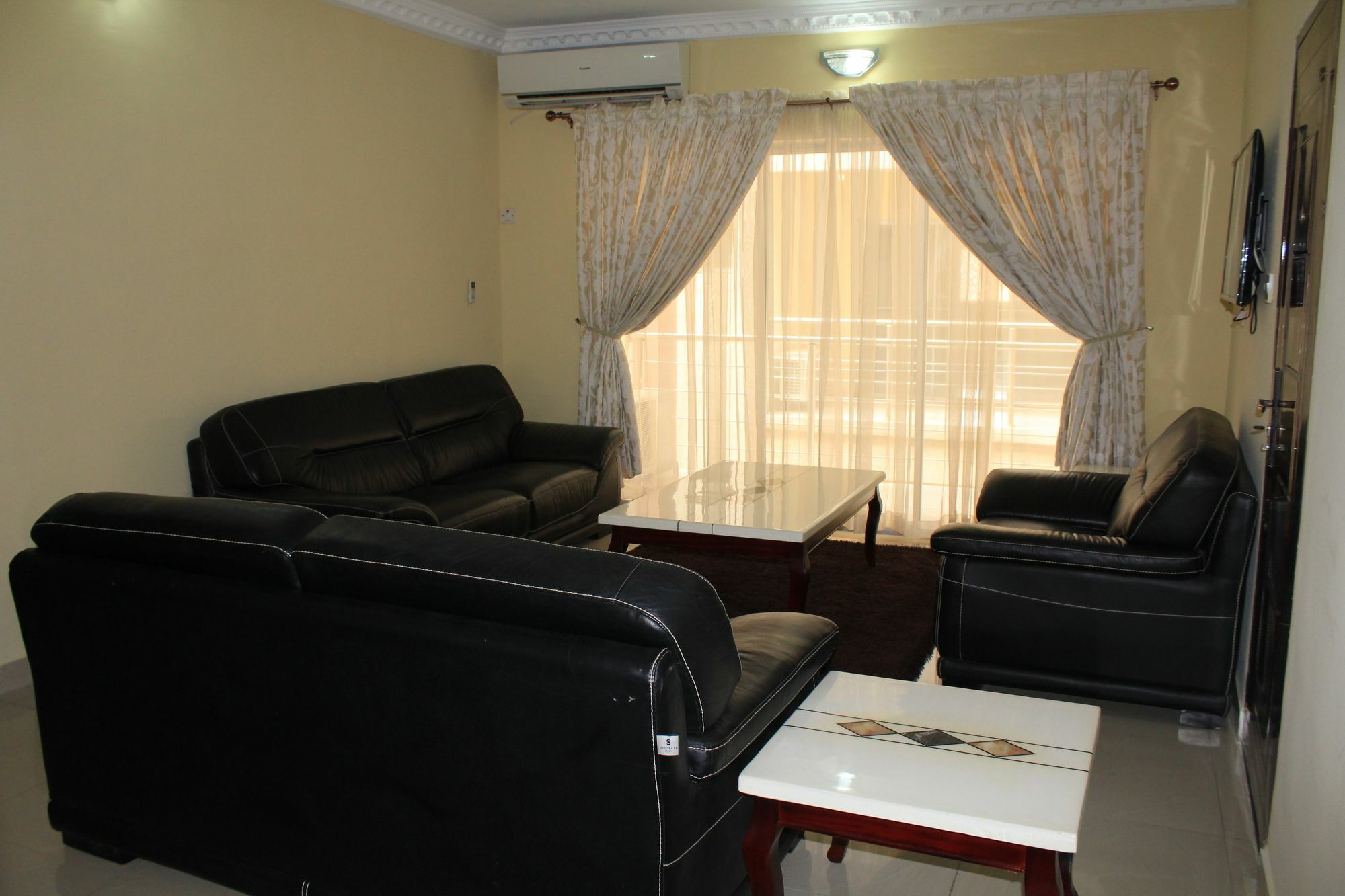 The Habitat Suites International Lagos Kültér fotó